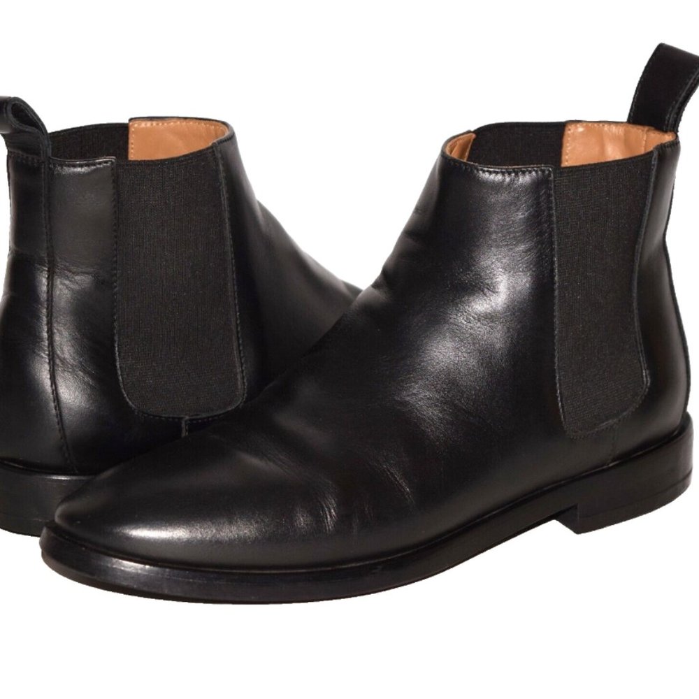 Everlane Black Leather Chelsea Ankle Boots